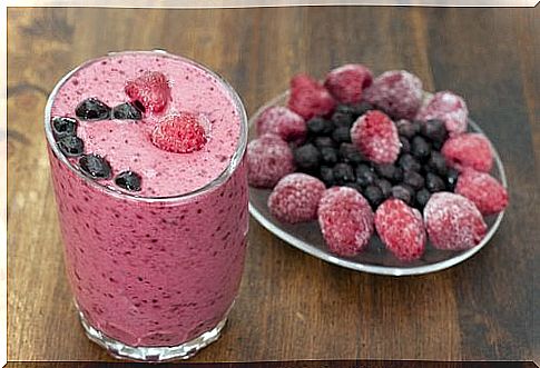 Smoothie with blueberries