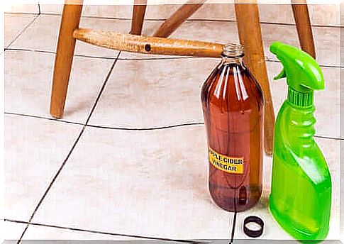 Vinegar for wooden floors