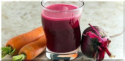 Cleansing smoothie with beets and carrots