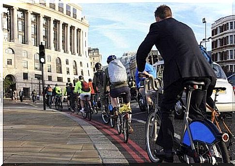 Cycling traffic policy