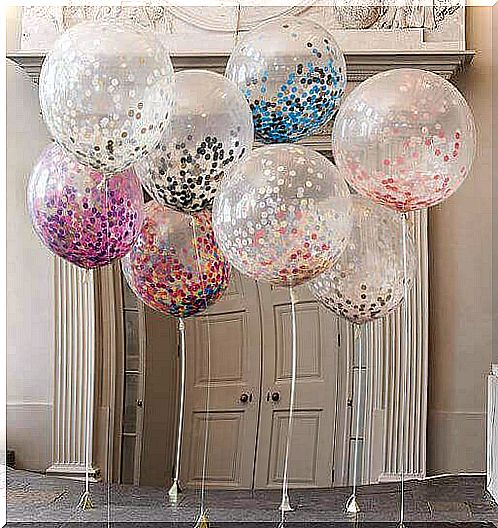 Decorate with balloons: clear balloons