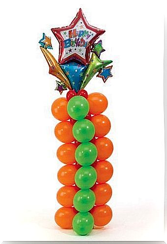 Decorate with balloons: column