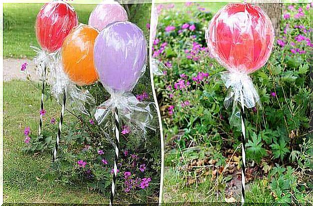 Decorate with balloons: in the shape of lollipops