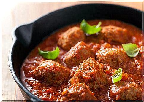 Meatballs in Spanish sauce