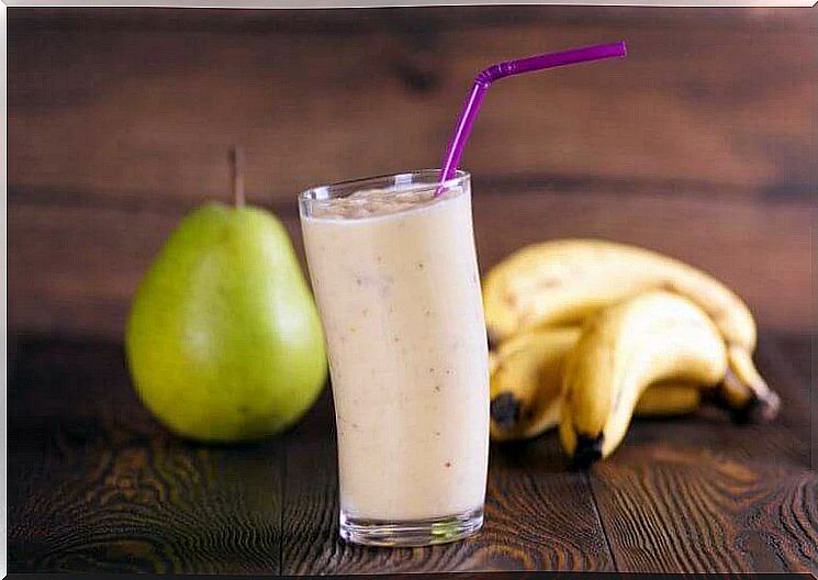 Banana and pear smoothie