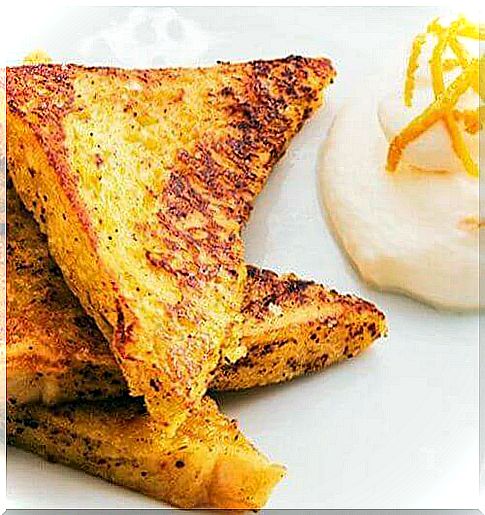 French toast with yogurt