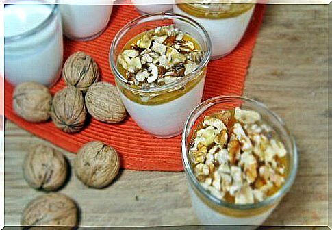 Yogurt with walnuts and wheat germ