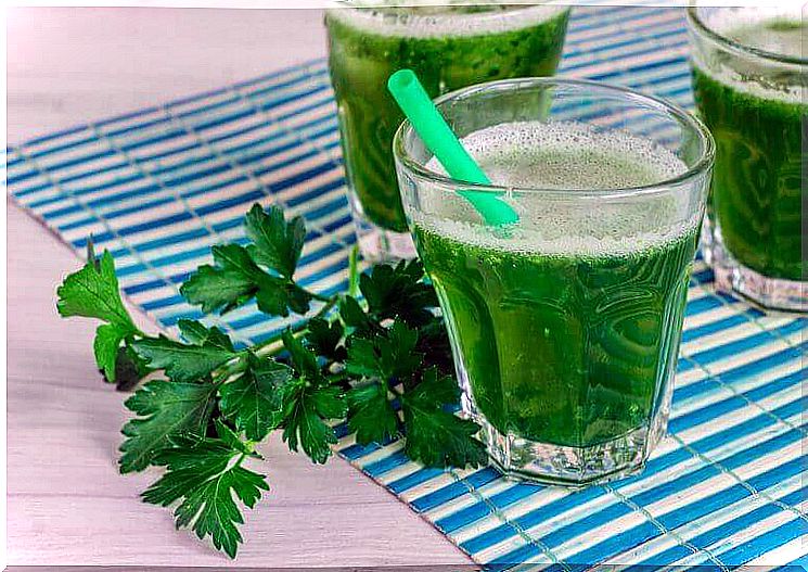 Healthy detoxifying smoothies with parsley