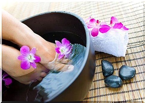 Soaking feet for good blood circulation