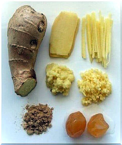 Sliced ​​Ginger and Ginger Powder