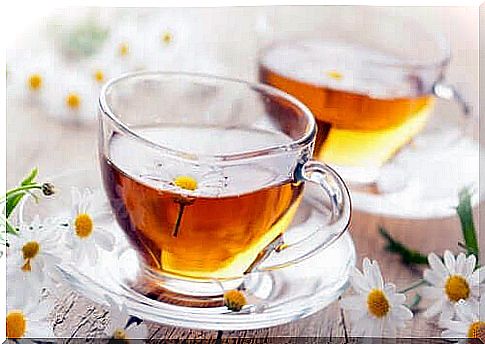 Chamomile tea to relieve menstrual cramps