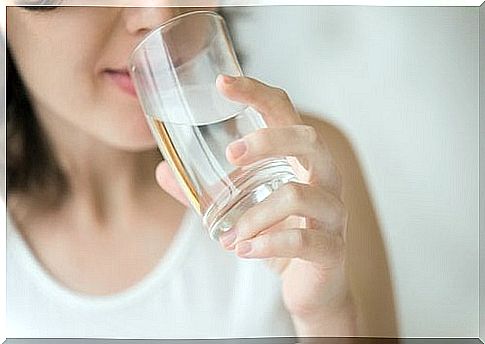 Is drinking water on an empty stomach good for you?