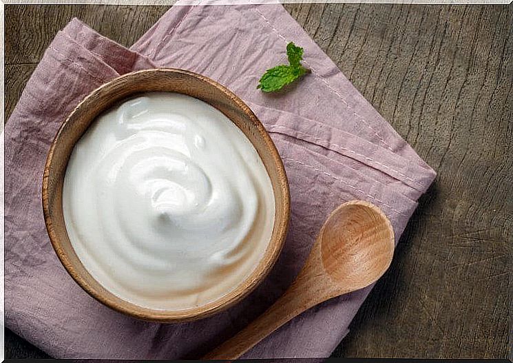 Hair mask with homemade mayonnaise