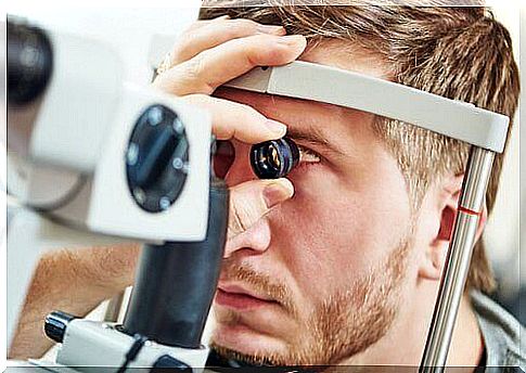 Eye test by doctor