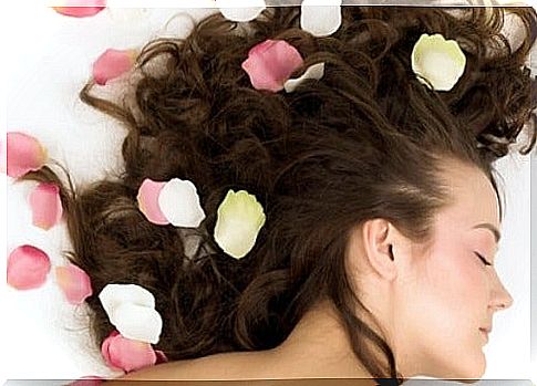 Perfuming your hair in a natural way