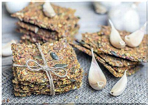 Recipe for gluten-free and lactose-free crackers with seeds