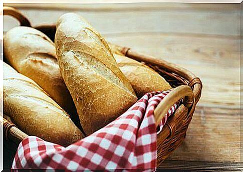 basket with baguette