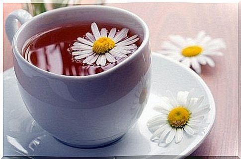 Chamomile tea is one of the anti-inflammatory remedies