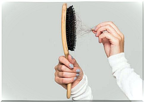 Tips for cleaning your hairbrush