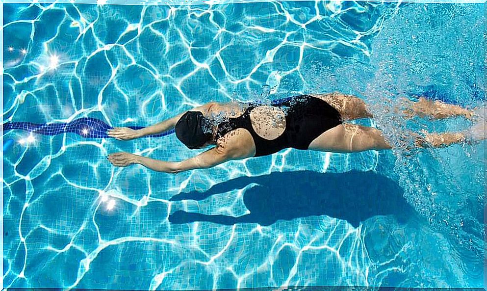 What are the health benefits of swimming?